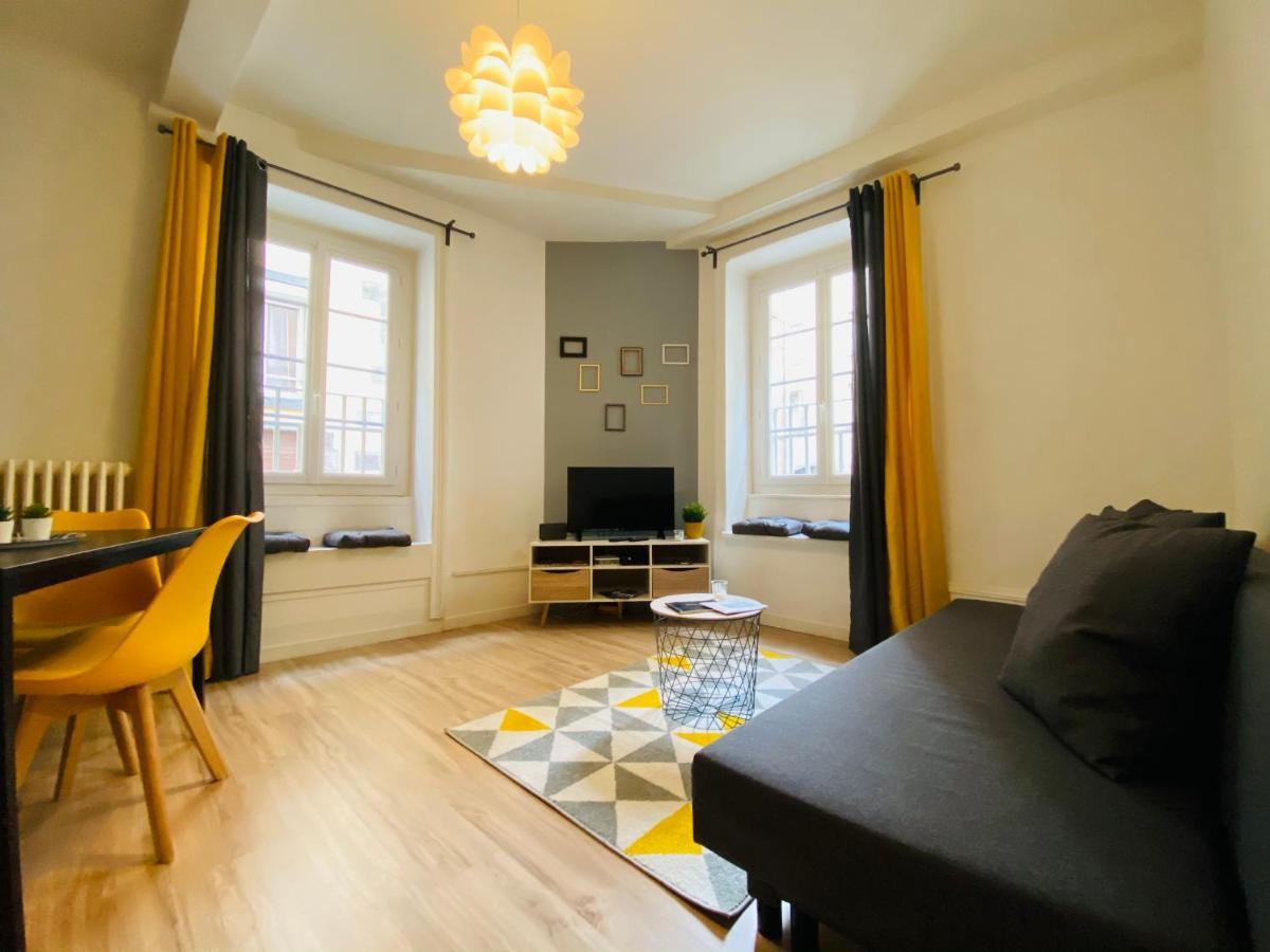 Nid Douillet Sur Plateau Central Clermont-Ferrand Exterior foto