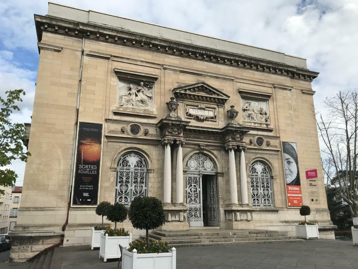 Nid Douillet Sur Plateau Central Clermont-Ferrand Exterior foto