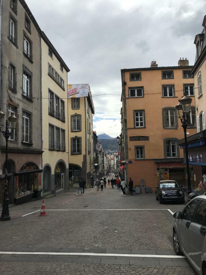 Nid Douillet Sur Plateau Central Clermont-Ferrand Exterior foto