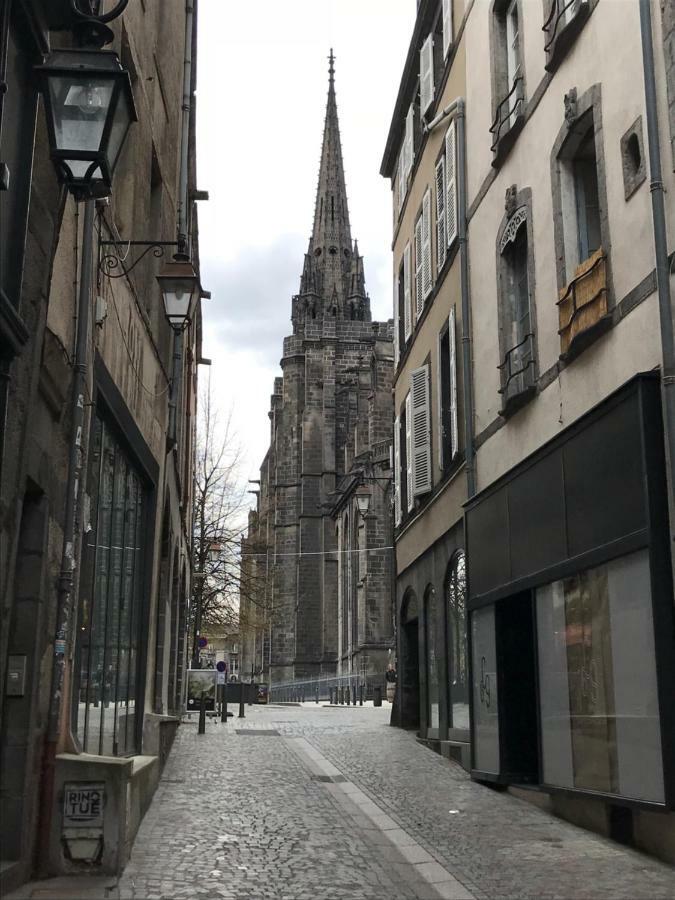 Nid Douillet Sur Plateau Central Clermont-Ferrand Exterior foto